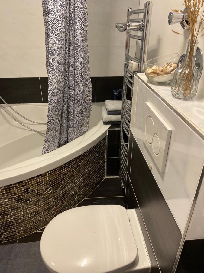 Zentrales Privatapartment Бад Хомбург фор дер Хьое Екстериор снимка